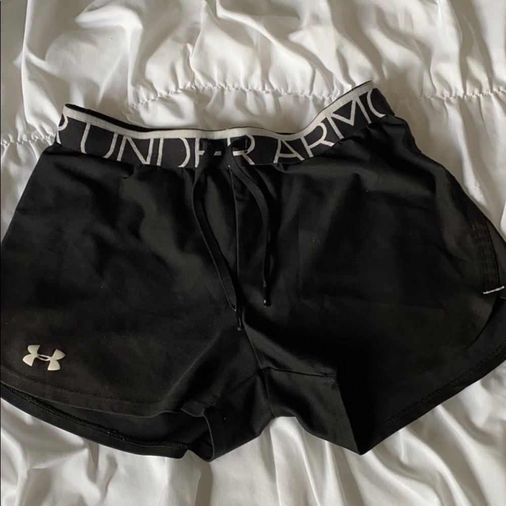 Black under armour shorts - Picture 1 of 2